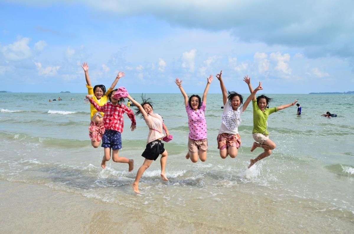 เจอร์นีย์ เรสซิเดนซ์ Hotel หาดบางเทา ภายนอก รูปภาพ