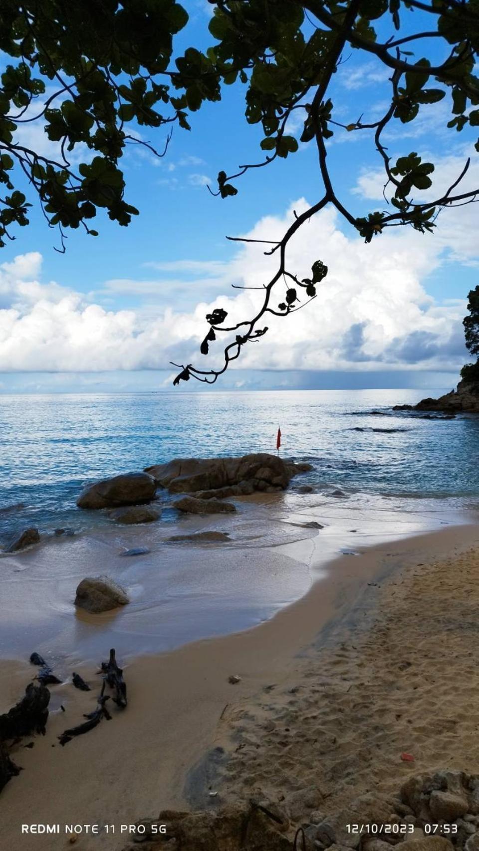 เจอร์นีย์ เรสซิเดนซ์ Hotel หาดบางเทา ภายนอก รูปภาพ